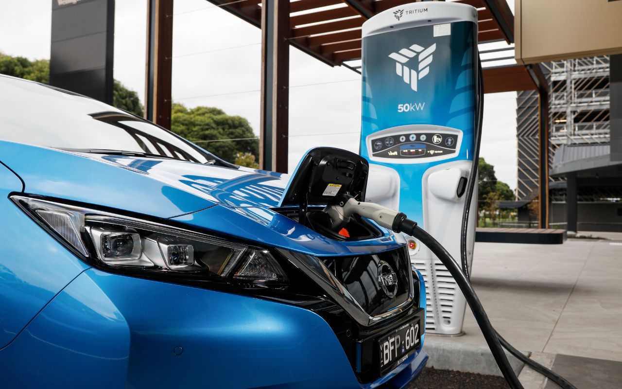 How Much Does It Cost To Charge A Nissan Leaf? [At Home And Away From Home] EVAmerica