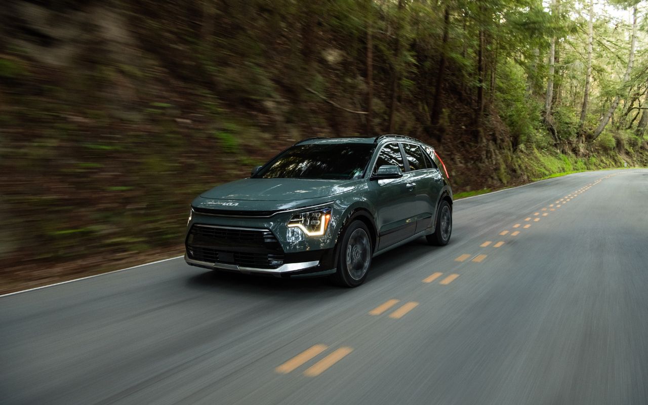 What is a PHEV? [Plug-In Hybrid Electric Vehicle] | EV-America